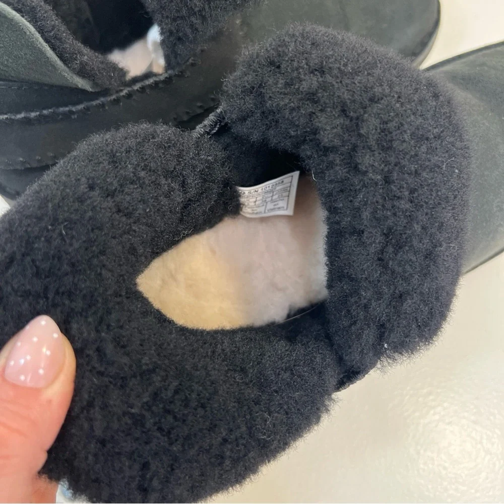 UGG Mckay Black Suede Sheepskin‎ Ankle Boots Booties